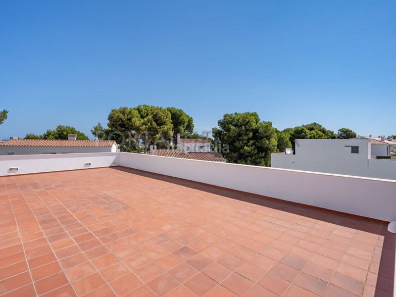 Foto 73d0b589-efec-4d53-a8ed-3568fe6cd7d1. Xalet amb piscina a Port d´Addaia Es Mercadal