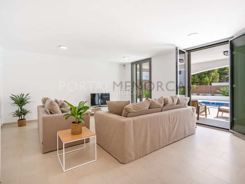 Foto a59e602f-07ef-4486-bb44-ae0287660988. Xalet amb piscina a Port d´Addaia Es Mercadal