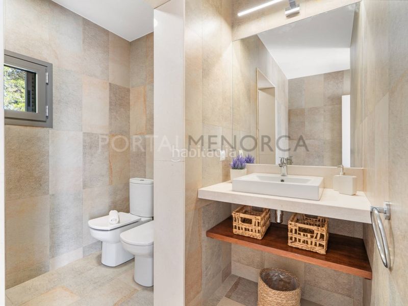 Foto cfbd8920-3bca-4c73-8ad8-ac903b087d36. Xalet amb piscina a Port d´Addaia Es Mercadal