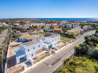 Xalet a Cala Blanca. Chalet de obra nueva a estrenar en son blanc, a un paso de la pl