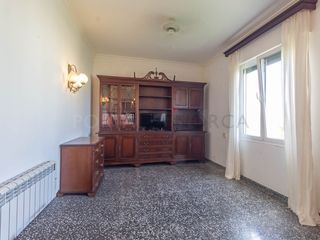 Flat in Tanques del Carme-Fort de l´Eau. Piso amplio en maó con solo 6 vecinos, trastero y silla mecaniza