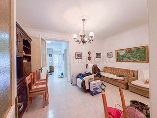 Casa in Avinguda Menorca-Sínia Costabella. Planta baja con sótano en maó