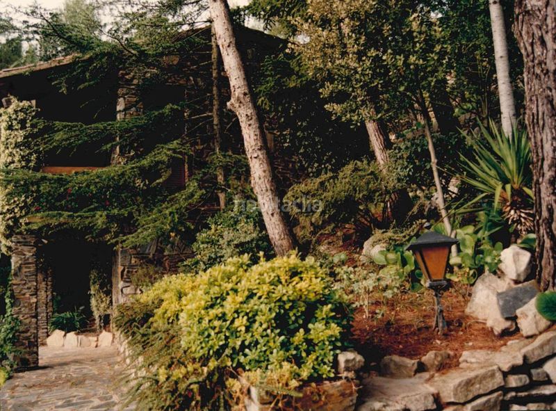 Foto af297c78-18e9-4c5c-b318-9a9c3c9cdedc. Xalet amb xemeneia calefacció aparcament piscina a Calders