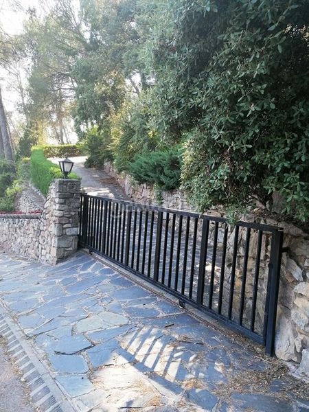 Foto f3455de5-76f4-49cd-bd52-a1c7d0a29df8. Xalet amb xemeneia calefacció aparcament piscina a Calders