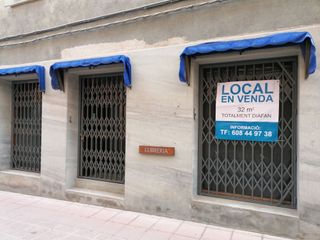 Local Comercial en Gelada 2. Local comercial