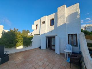 Casa a Cala Vedella-Cala Tarida. Casa de tres dormitorios a 5 minutos andando de la playa