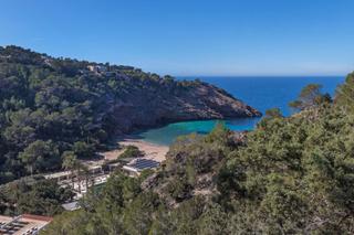 Casa in Cala Vedella-Cala Tarida. Villa en primera linea al mar