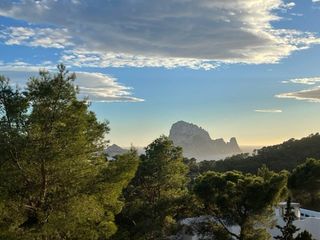 Appartement à Cala Vedella-Cala Tarida. Estudio con vistas al mar y es vedrá