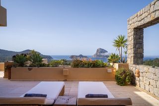 Apartament a Cala Vedella-Cala Tarida. Precioso ático con vistas espectaculares a es vedrà