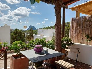 Apartament a Cala Vedella-Cala Tarida. Encantador apartamento con vistas a es vedrá