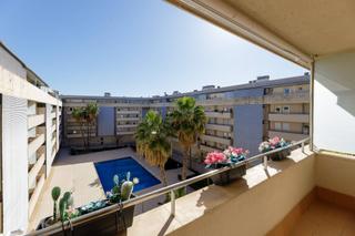 Rent Apartment in Es Camp Redó. Gran piso en alquiler en una comunidada con piscina