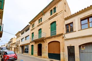 House in Llucmajor Interior. Casa de pueblo en llucmajor con patio y garaje