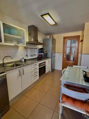 Rent Apartment in Cas Capiscol. Piso de dos habitaciones y dos baños con plaza de aparcamiento