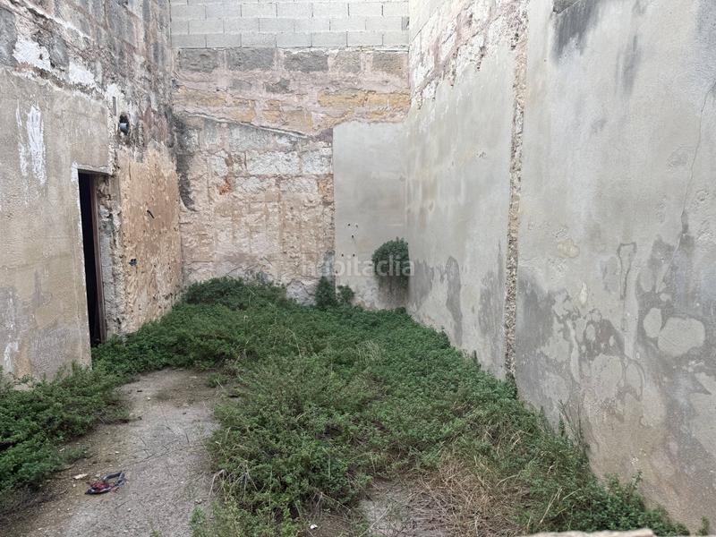 Foto 0e4c8632-8574-48c8-bd4f-513e80dbf82a. Casa  de pueblo con proyecto y licencia para reforma integral en el centro en Sineu