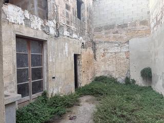 Casa a Sineu. Casa de pueblo con proyecto y licencia para reforma integral en