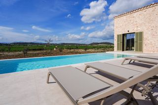 Mas à Sineu. Exclusiva finca rústica de nueva construcción en sineu con diseñ