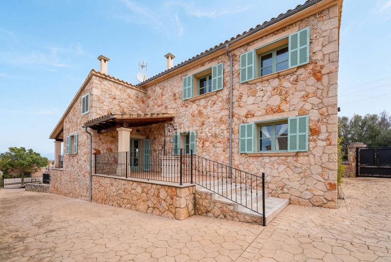 Foto 2740549c-d0f6-48eb-8b60-07575d7f391d. Casa amb aparcament piscina a Sineu