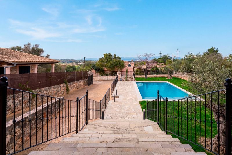 Foto c5126db9-2ddf-4705-b457-52265e8e3344. Casa amb aparcament piscina a Sineu