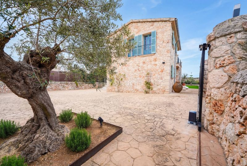 Foto d3e3609f-6f8a-4b78-bb63-a01680d86945. Maison avec chauffage parking piscine dans Sineu