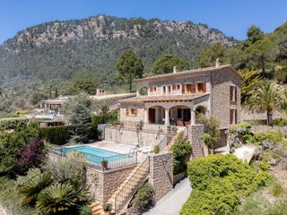 Affitto Chalet in Valldemosa. En alquiler preciosa casa familiar con piscina y vistas en valld