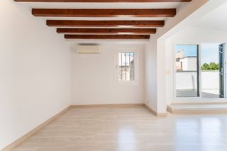 Etagenwohnung in Sant Nicolau. Ático reformado con terraza privada en el corazón del casco hist
