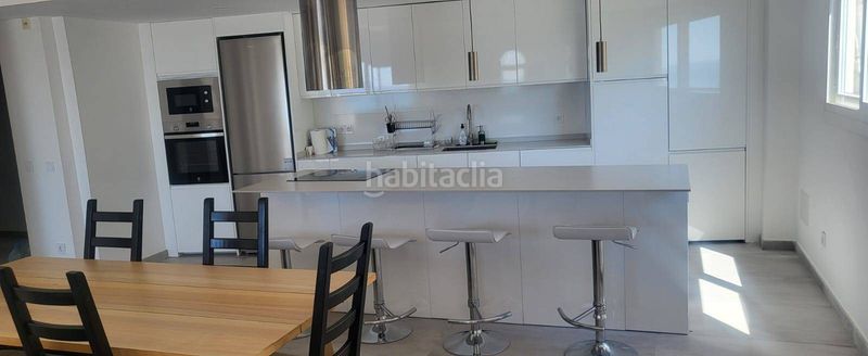 Foto b7bc335e-30f4-4e6e-b469-ec6e1283056d. Rent flat with heating parking pool in Magaluf Calvià