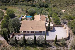 Country house in Sant Llorenç des Cardassar. Exclusiva finca rústica de lujo con piscina y más de 15.700 m2 d