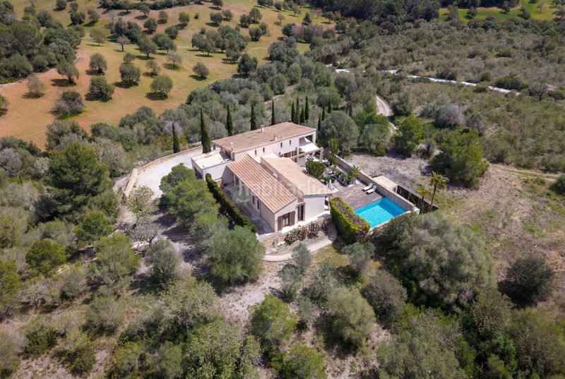 Foto dd9fb609-a66e-448d-8f56-c248b2e11148. Masia a Sant Llorenç des Cardassar