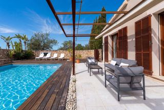 Casa a Sant Llorenç des Cardassar. Exclusiva finca rústica con vivienda de diseño, piscina y más de