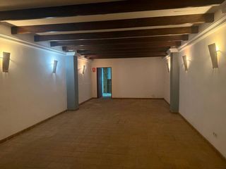Local Comercial en Es Camp Red�. Amplio local comercial de 330 m2 en palma  gran visibilidad y m�