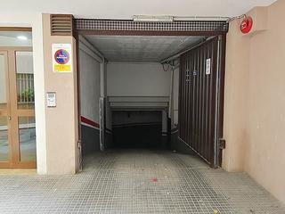 Aparcament cotxe  Carrer el pilar. Plaza parking de 10m² muy céntrico en edificio pilar de ulldecon