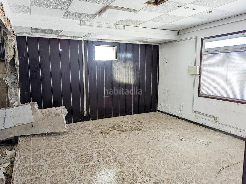 Foto cd4d6978-d4b8-4c61-8302-1b2bde361186. Bâtiment à usage industriel dans Sénia (La)