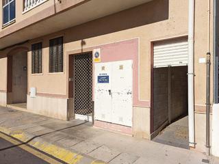 Local Comercial a Ramon salomon 11. La oportunidad perfecta para tu próximo negocio en ulldecona!
