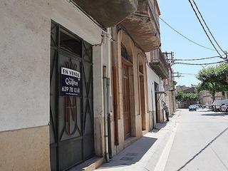 Local Comercial a Carrer jacint verdaguer 6. Local o almacén en planta baja de 116m con patio exterior traser