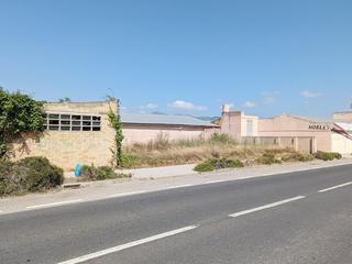 Local Comercial a Camí la roja. Localnave de 81 m de superficie construida en terreno urbano de