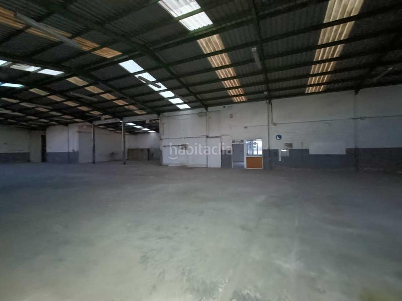 Foto dbea7e37-3679-479f-8f23-8838e770c246. Nau industrial a Sénia (La)