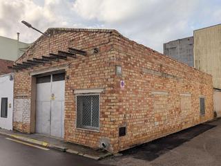 Local Comercial a Carrer aragó 39. Navegaraje de 140m en venta en el municipio de ulldecona tarrago
