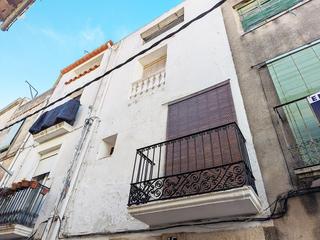 Maison  Muntaner. Casa de pueblo típica de 240m en ulldecona tarragona, de cuatro