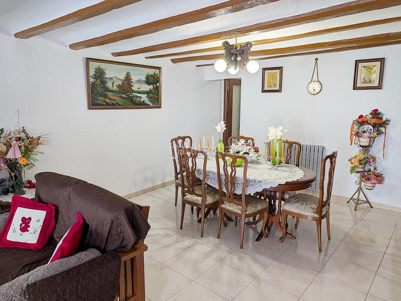 Foto 5bf42096-12b6-44bb-b1cc-cb98134d205a. House with heating parking in Freginals