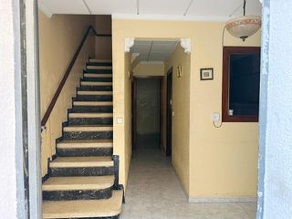 Casa  Rosari. Amplia casa de 160 m con terraza, balcones y buhardilla en alcan