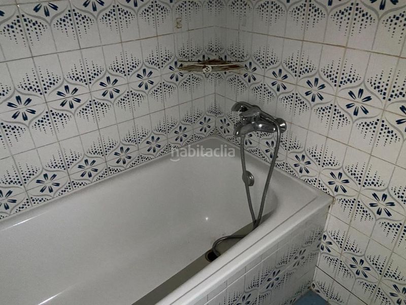 Foto 3b5a3c8c-ea6e-4fac-a595-d95e61bca22c. Planta baixa a Sénia (La)