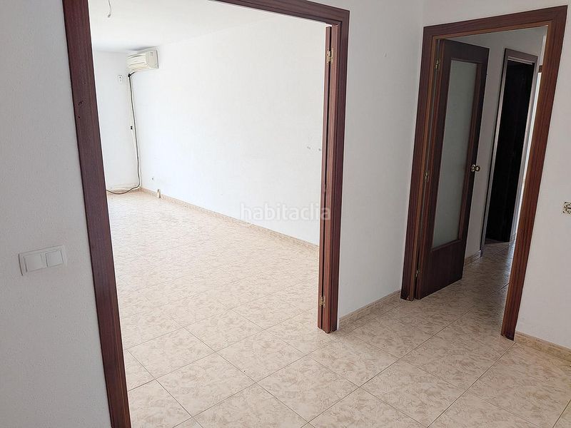 Foto 30d4e3e1-8f8c-468b-8701-5894b513b5aa. Piso en carretera de godall 27 piso vpo 3 habitaciones 2 baños a reformar tarragona en Ulldecona