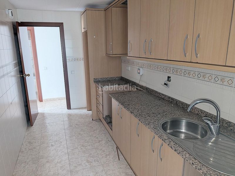 Foto 311a1b3a-88b1-401c-b7a4-58311ba8b416. Piso en carretera de godall 27 piso vpo 3 habitaciones 2 baños a reformar tarragona en Ulldecona