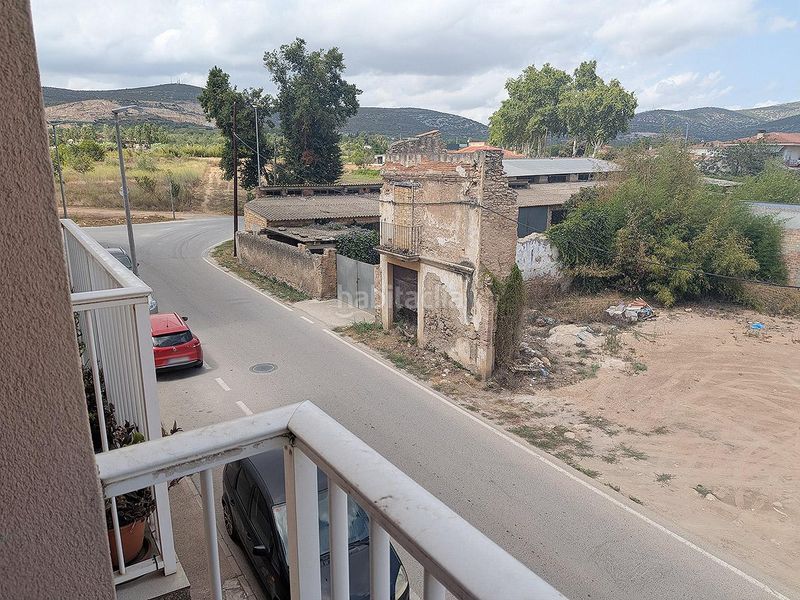 Foto 332779a1-3765-43b3-95ce-515f5e56009b. Piso en carretera de godall 27 piso vpo 3 habitaciones 2 baños a reformar tarragona en Ulldecona