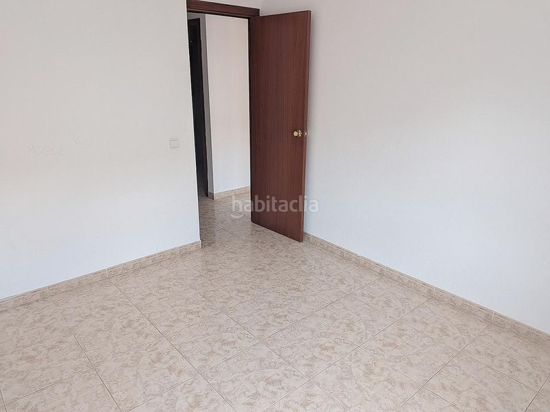 Foto 3f69b877-6a93-4c5e-8207-94c8bdd31d03. Piso en carretera de godall 27 piso vpo 3 habitaciones 2 baños a reformar tarragona en Ulldecona