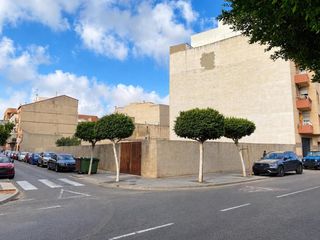 Terreny residencial a calle de la Constitució Espanyola