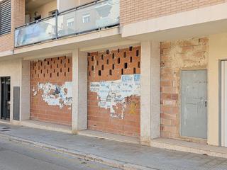 Local Comercial  Generalitat. Disponibilidad inmediata. local comercial de 192m, con 53m de te