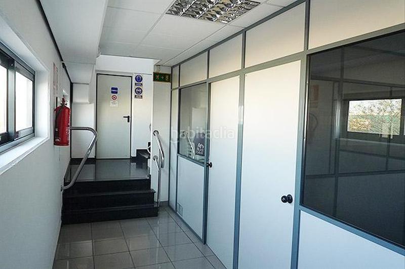 Foto 04478fff-134f-48ca-9c01-8e01a4bf0120. Bâtiment à usage industriel dans carrer de londres 4 dans Ulldecona