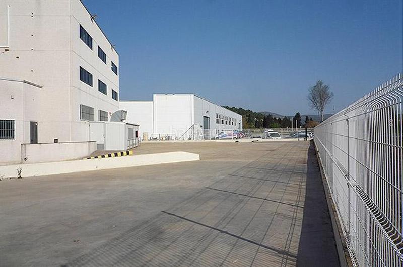 Foto 77b79765-56f8-44d1-b188-abe7152a1946. Bâtiment à usage industriel dans carrer de londres 4 dans Ulldecona