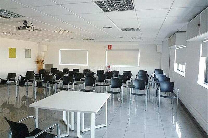 Foto feae96d1-cc33-4228-af0f-82d05b4cfb7f. Bâtiment à usage industriel dans carrer de londres 4 dans Ulldecona